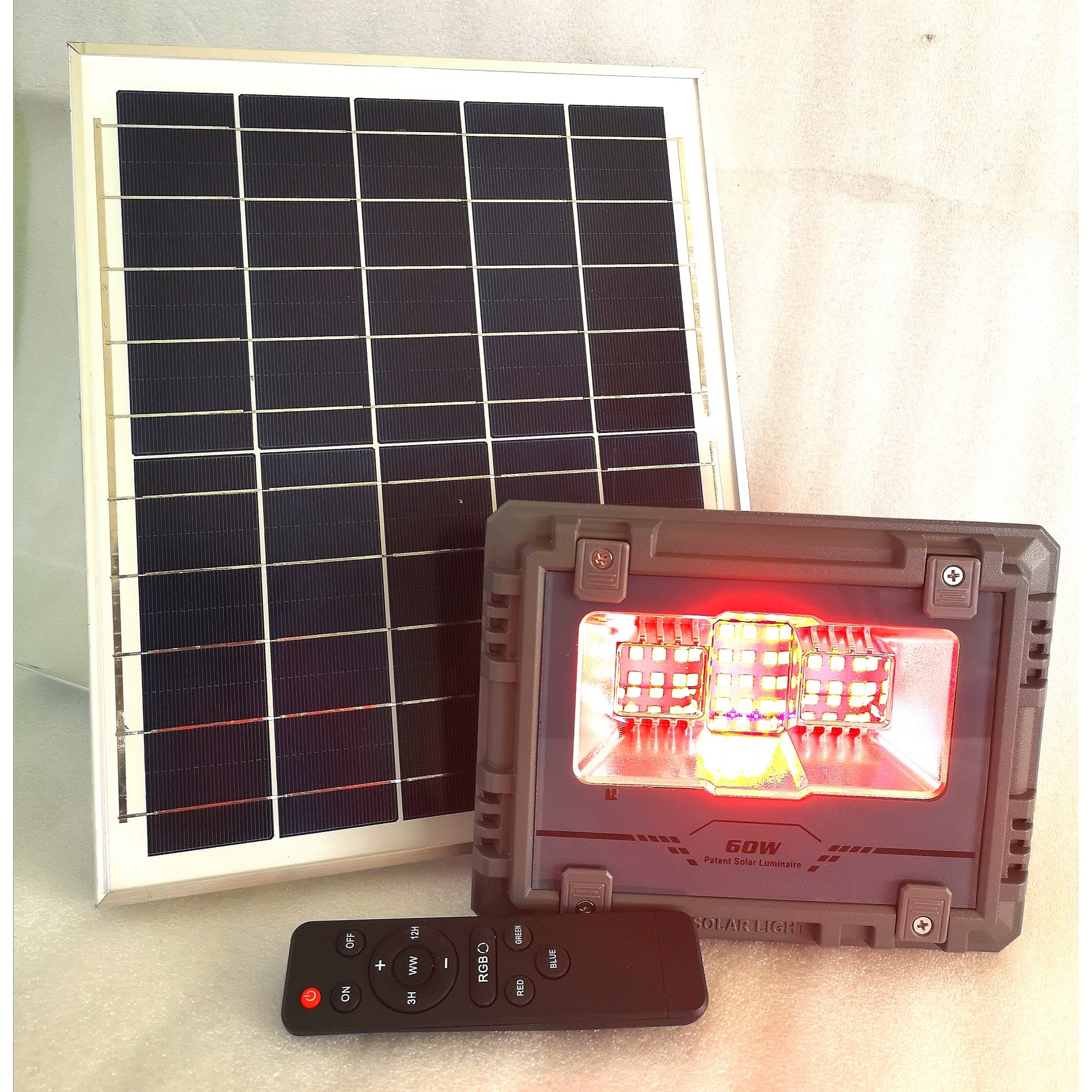 Светодиодный прожектор RGB на солнечной батареи с пультом ДУ.. 60Вт.